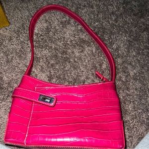 Hot pink crocodile pleather shoulder bag.